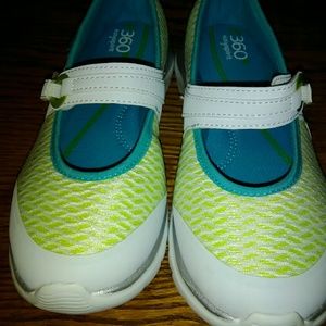 Easy Spirit 360 Mariel Walking Shoe